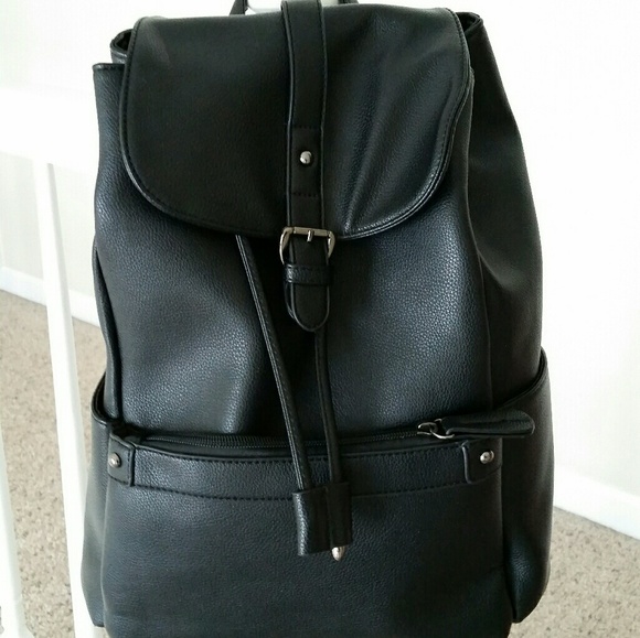 Black leather backpack - Picture 1 of 3